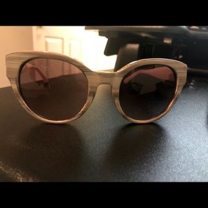 Tory Burch Round sunglasses
